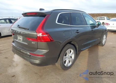 2022 Volvo Xc60 B5 Momentum z USA, uszkodzony, nr VIN YV4L12RK6N1035585